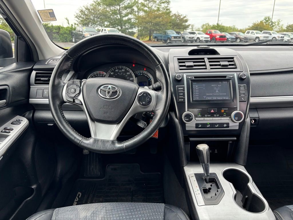 Used 2014 Toyota Camry SE w/ Protection Package FWD image 17