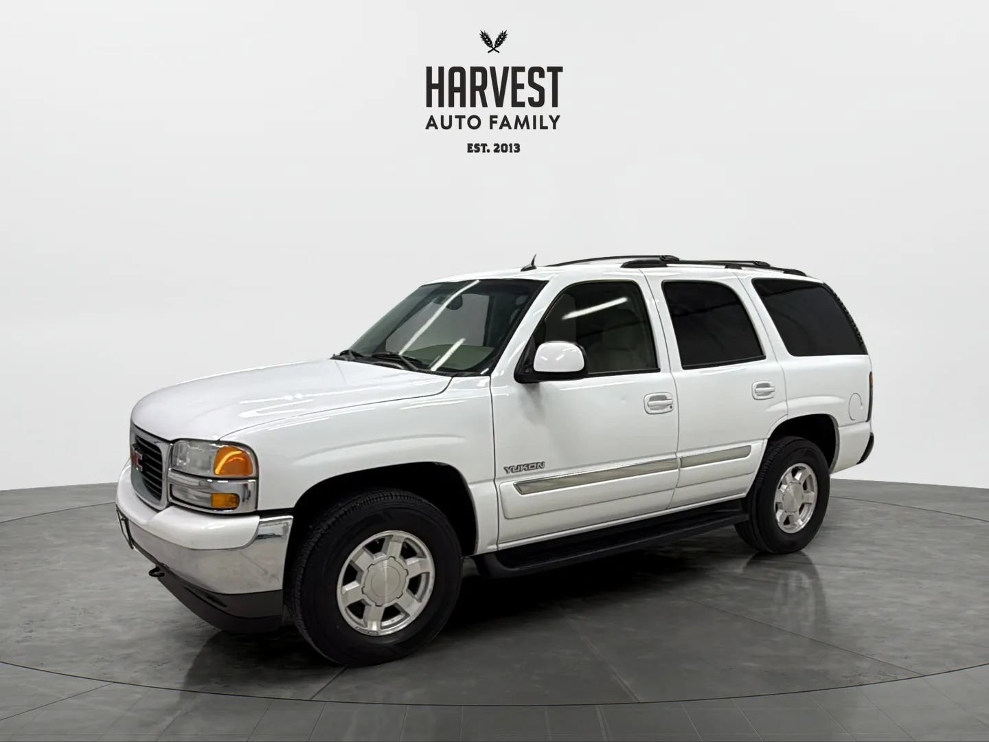 Used 2005 GMC Yukon SLT w/ SLT Preferred Equipment Group AWD/4WD image 1