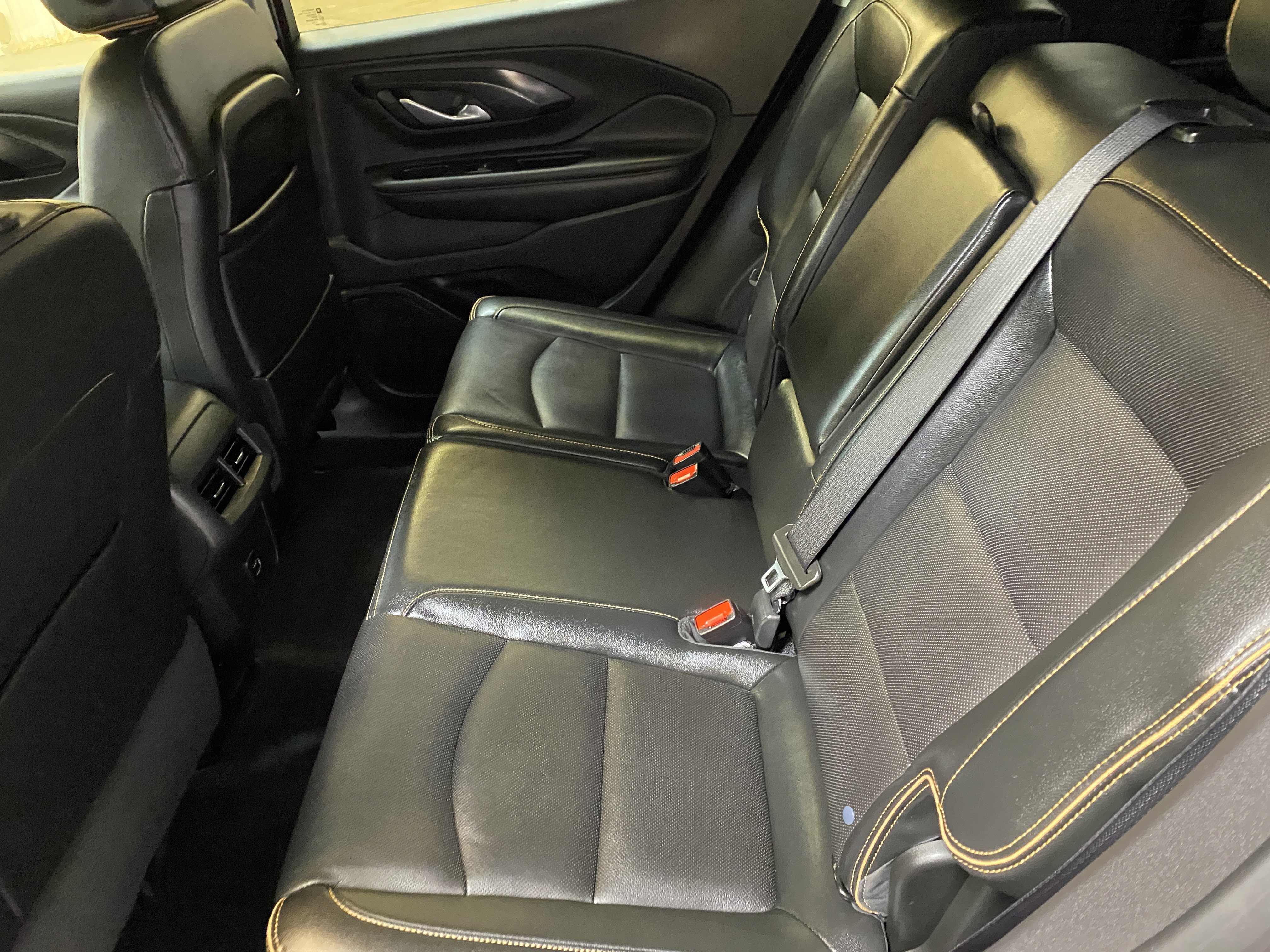 Used 2023 GMC Terrain AT4 image 23