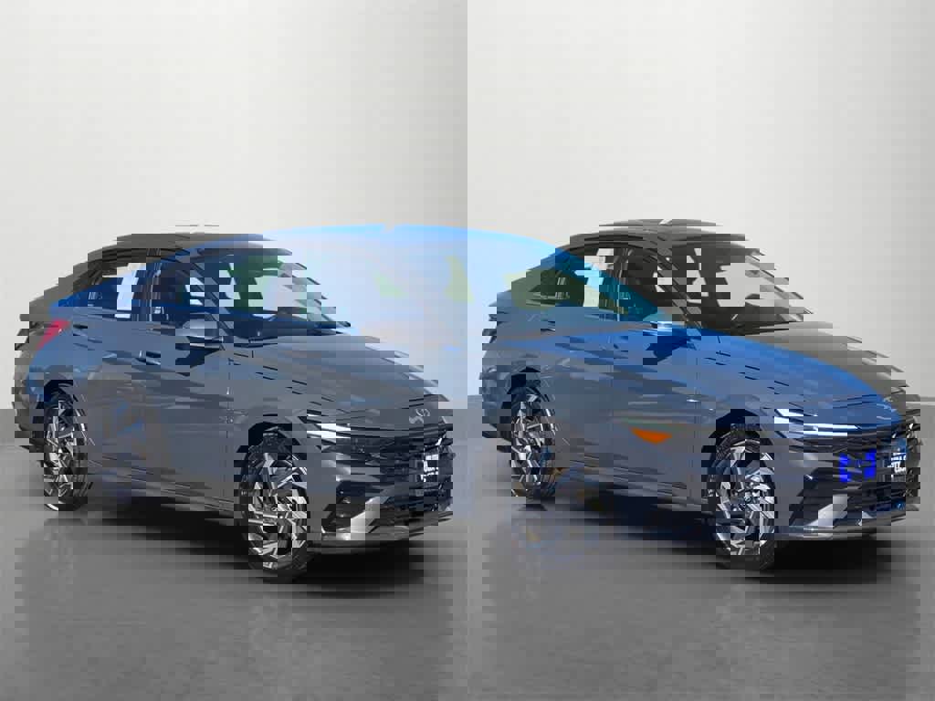 Used 2024 Hyundai Elantra Limited image 8