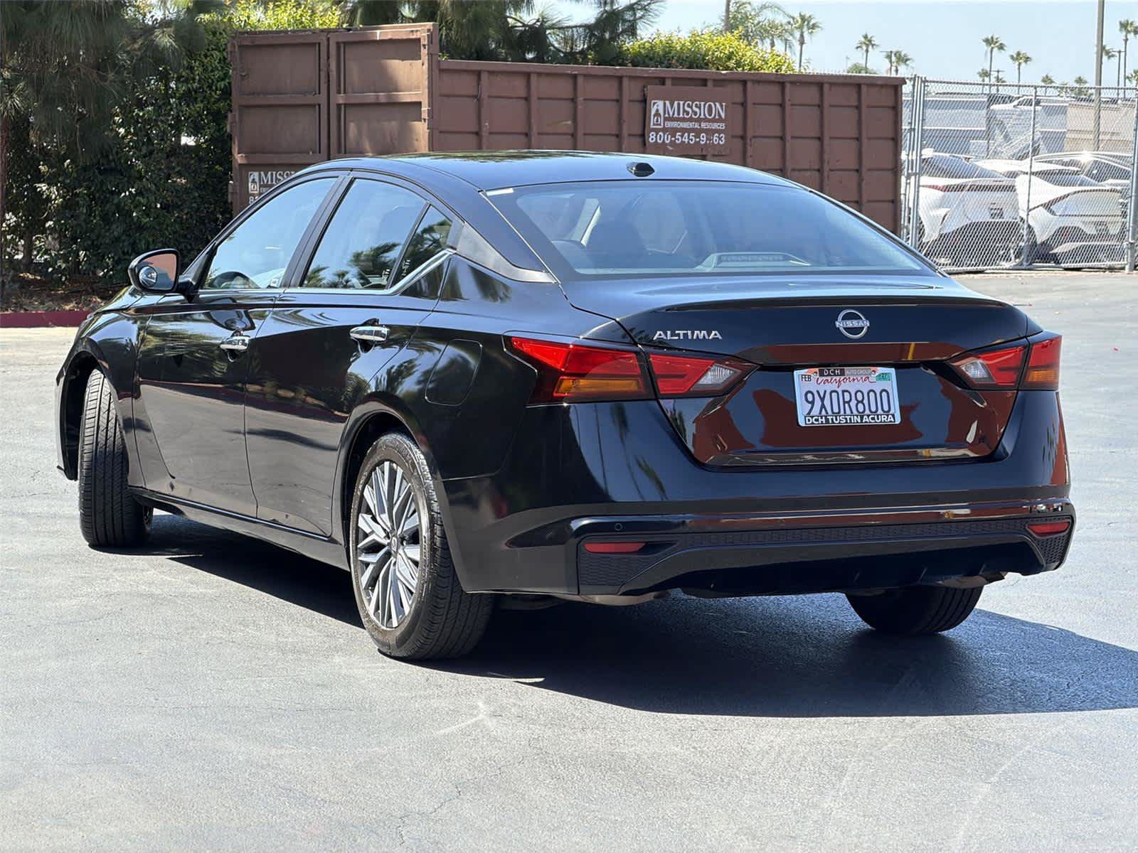 Used 2025 Nissan Altima 2.5 SV FWD image 5