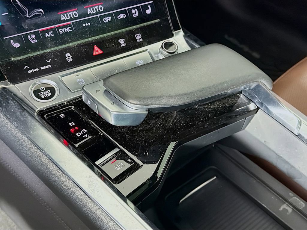 Used 2022 Audi e-tron Premium Plus image 20
