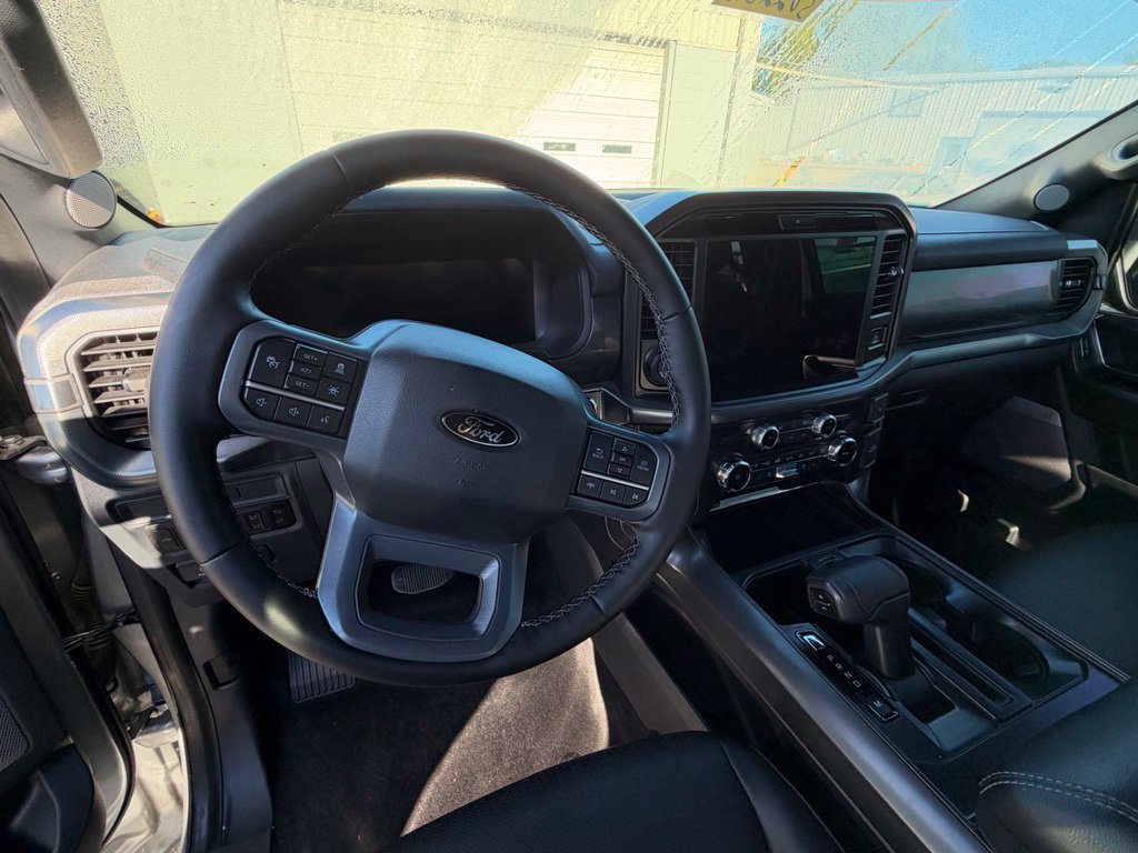 Used 2025 Ford F150 Lariat w/ Equipment Group 501A Mid AWD/4WD image 9