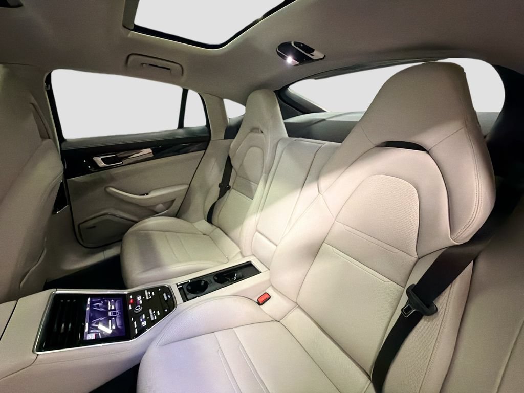 Certified 2021 Porsche Panamera image 26