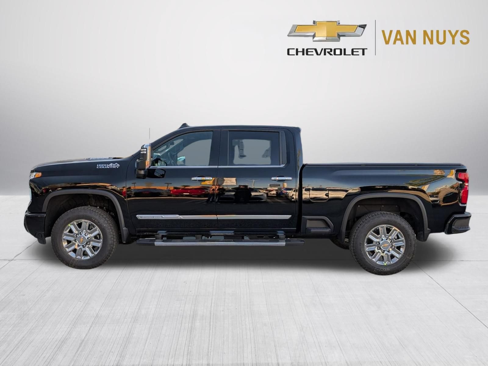 New 2026 Chevrolet Silverado 2500 High Country w/ Technology Package AWD/4WD image 3