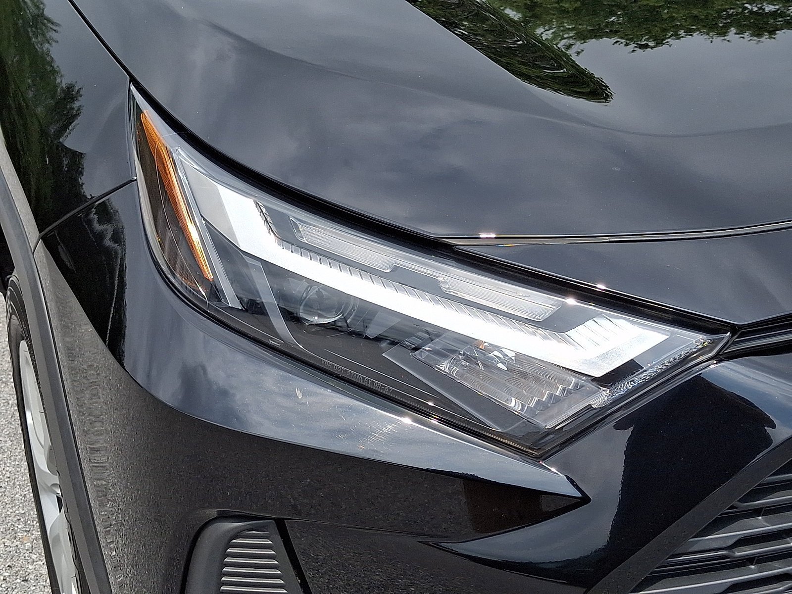 Used 2023 Toyota RAV4 LE AWD/4WD image 10