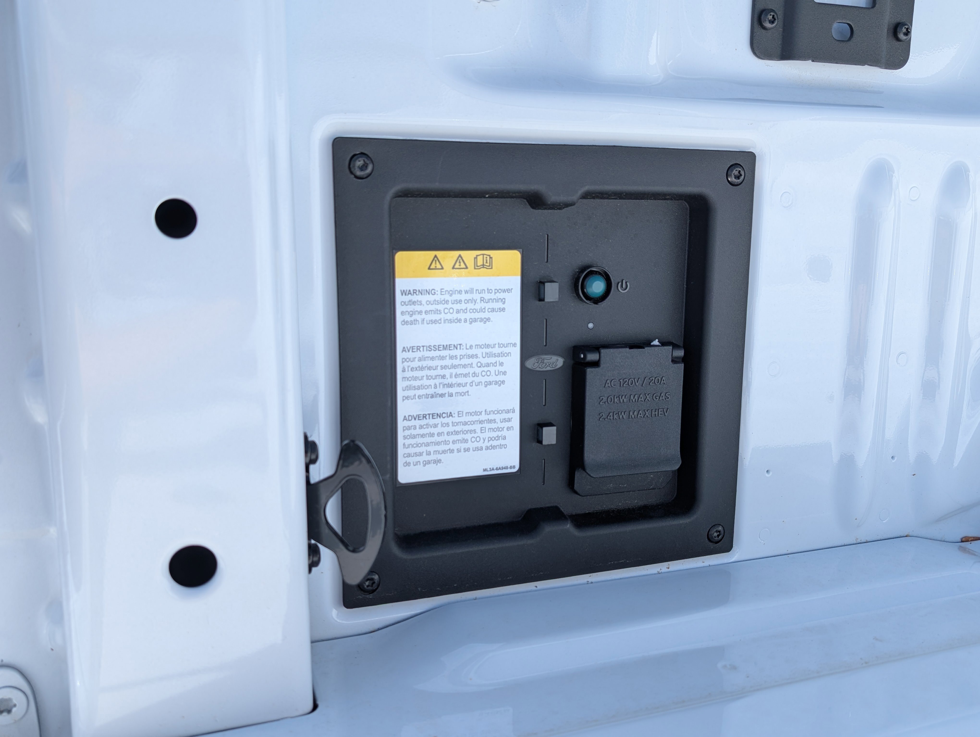 New 2025 Ford F150 XLT w/ Equipment Group 302A MID image 11