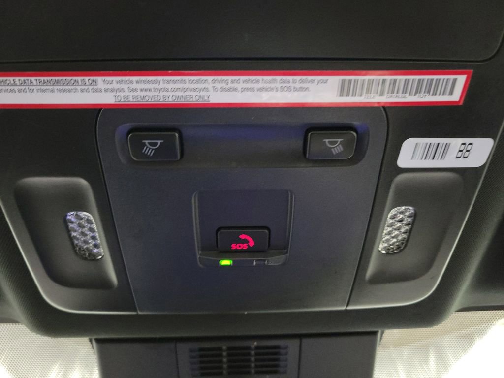 Used 2025 Toyota Camry SE image 21