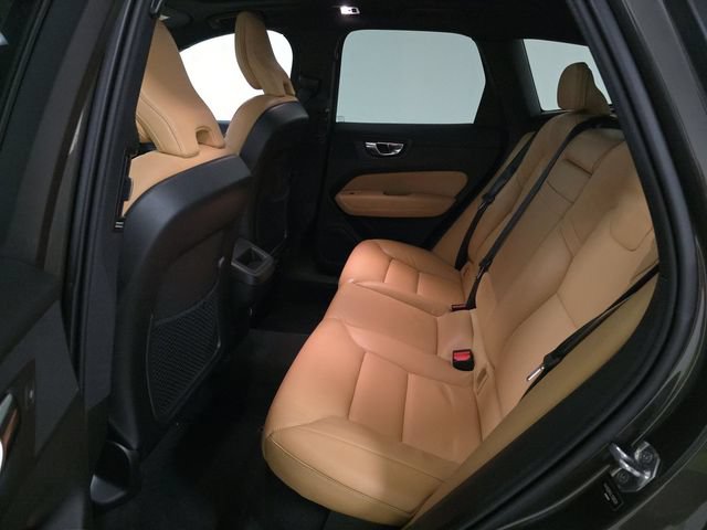 Used 2020 Volvo XC60 T5 Momentum FWD image 17