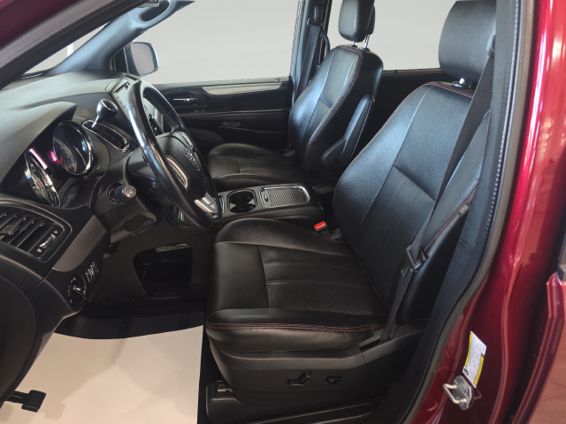 Used 2019 Dodge Grand Caravan GT FWD image 12