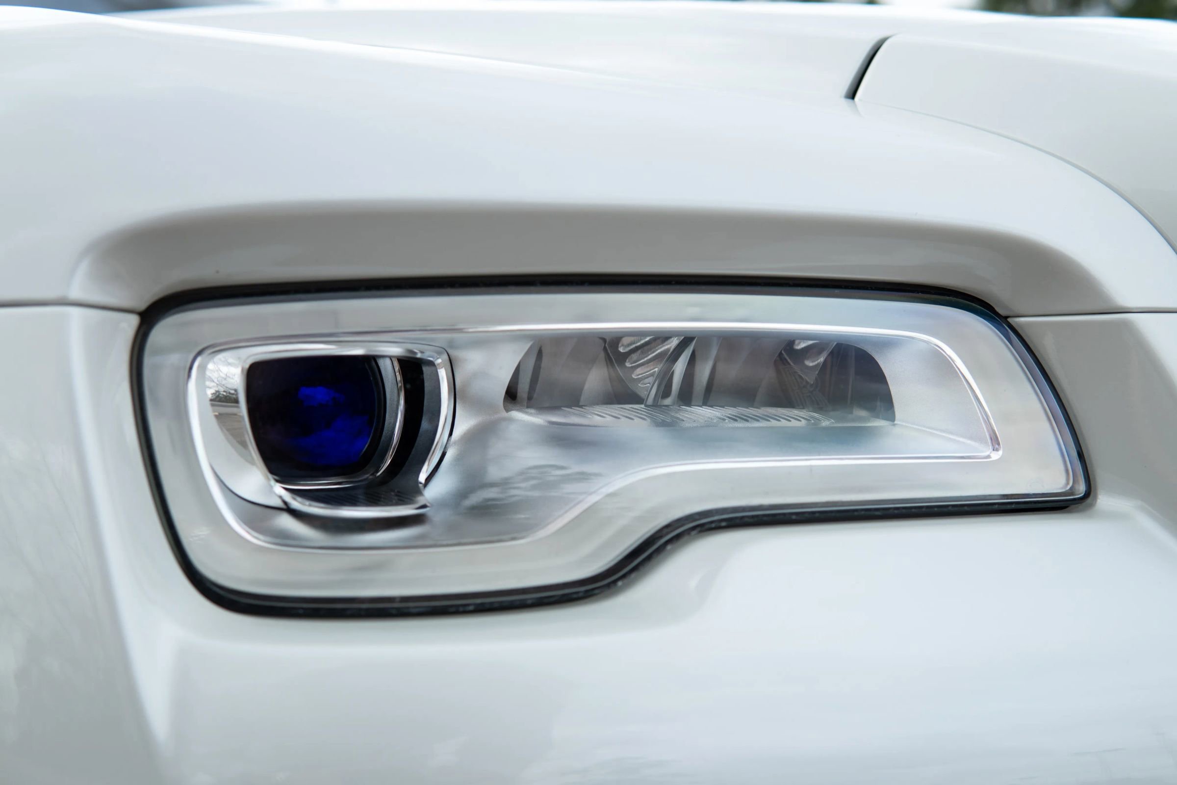 Used 2017 Rolls-Royce Dawn RWD image 32