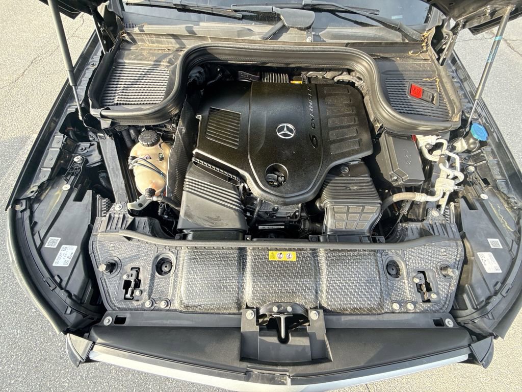 Used 2022 Mercedes-Benz GLS 450 4MATIC image 18