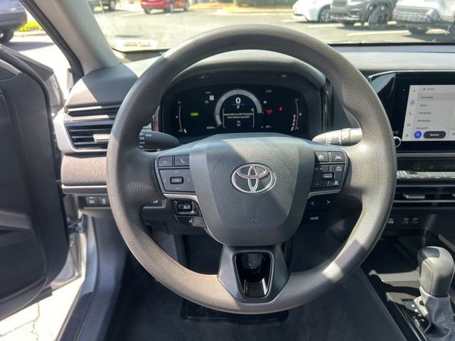 Used 2025 Toyota Camry LE image 19