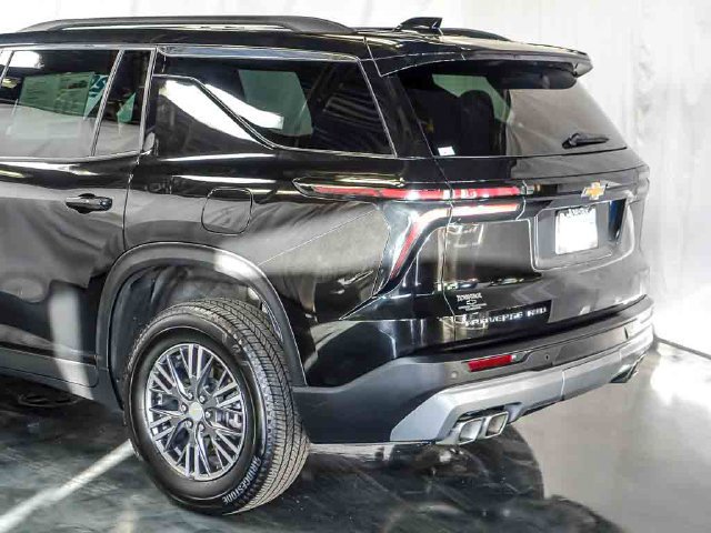 Used 2026 Chevrolet Traverse LT AWD/4WD image 10