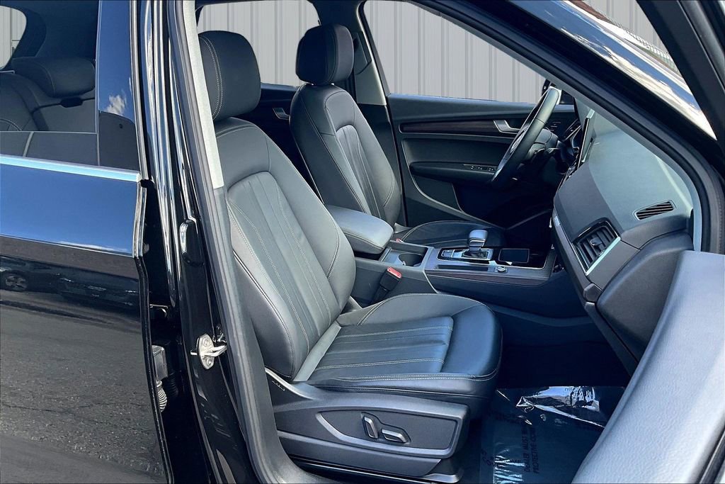 Used 2023 Audi Q5 2.0T Premium w/ Convenience Package image 28