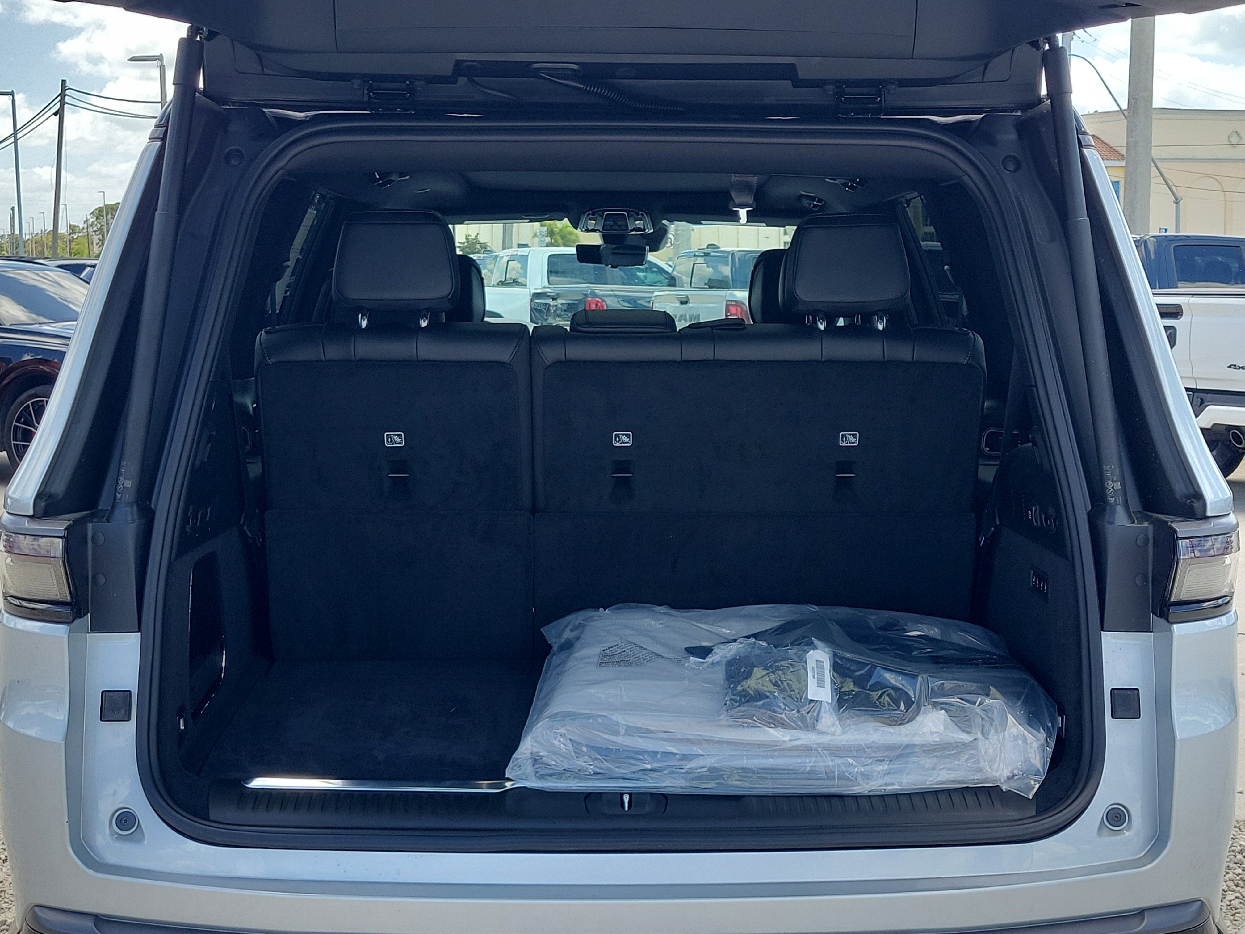 New 2026 Jeep Grand Wagoneer Summit image 10