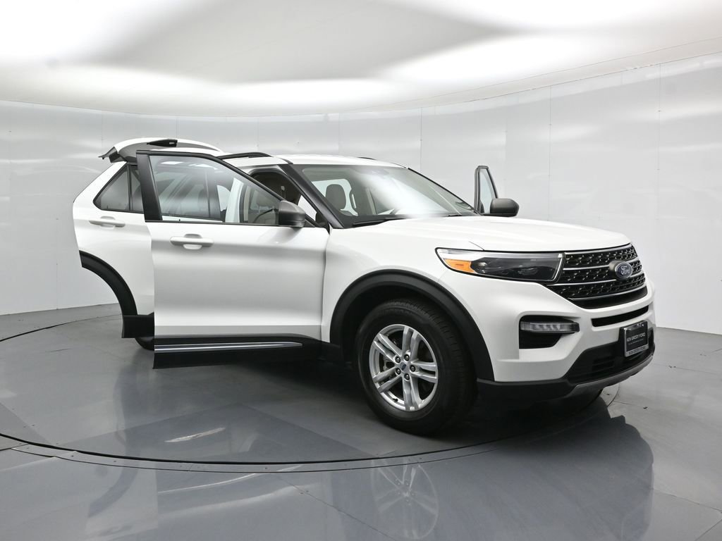 Certified 2023 Ford Explorer XLT w/ Equipment Group 202A RWD image 34