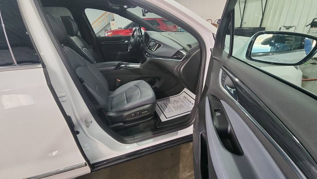 Used 2024 Buick Enclave Essence w/ Experience Buick Package image 11