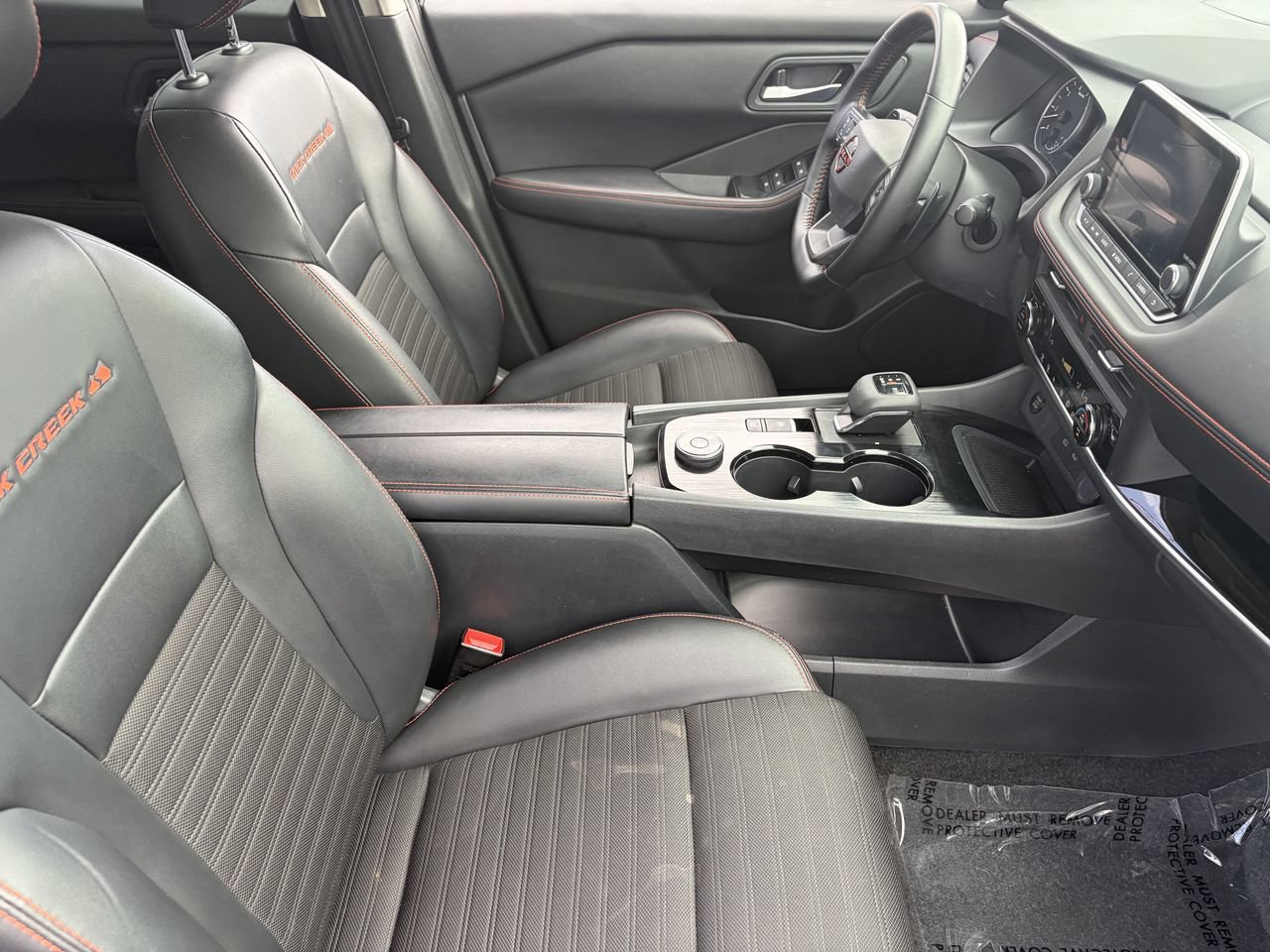 Used 2025 Nissan Rogue SV AWD/4WD image 10
