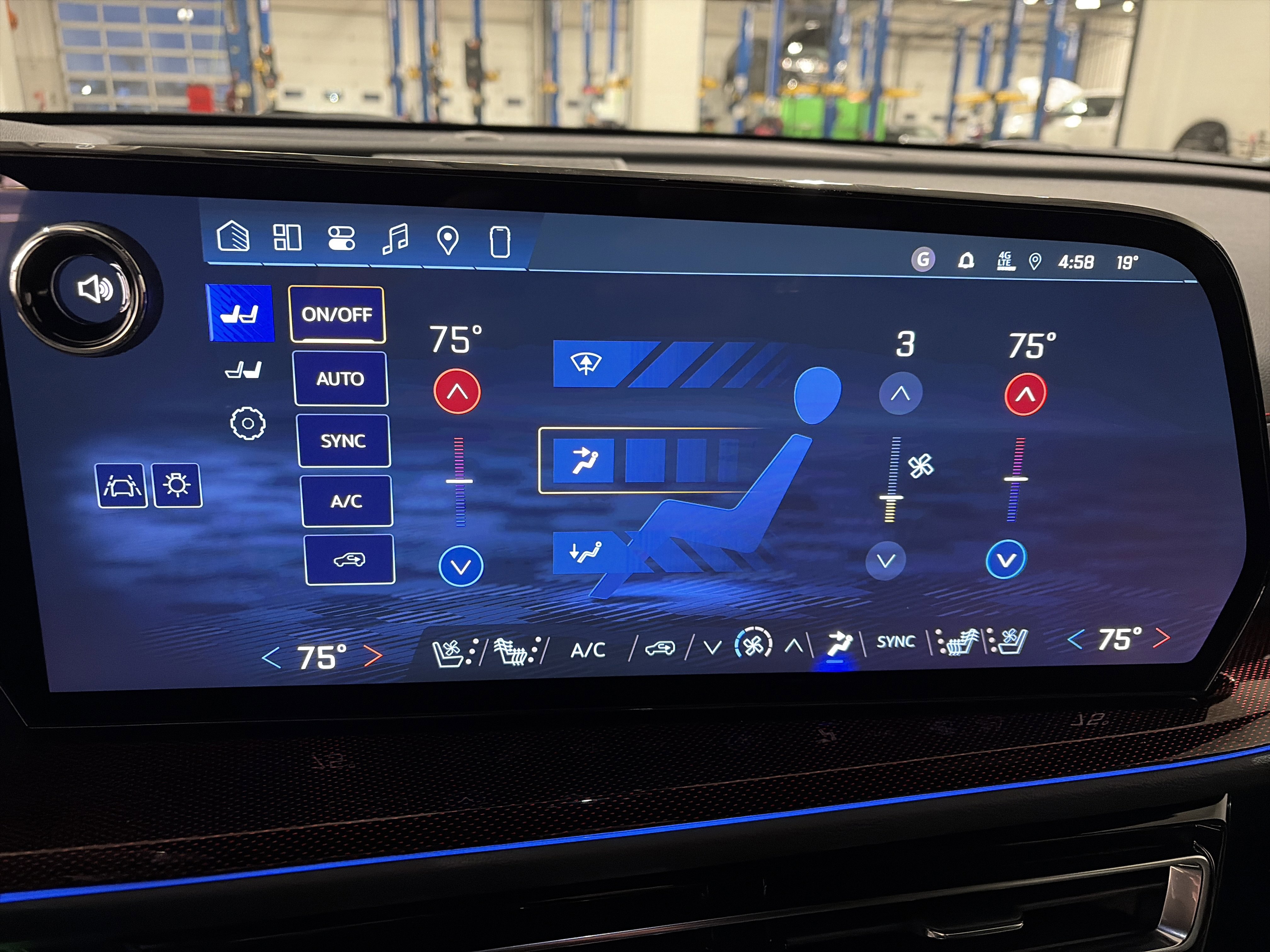 New 2026 Chevrolet Traverse RS w/ LPO, Floor Liner Package image 31