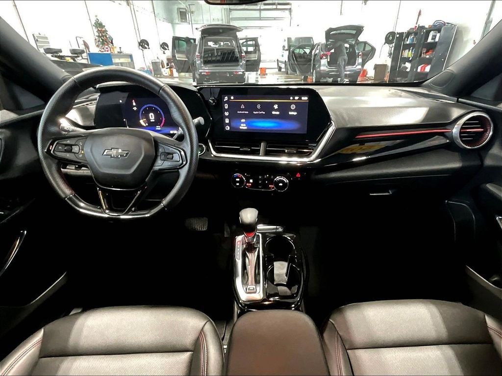 Used 2024 Chevrolet Trax RS w/ Driver Confidence Package FWD image 21