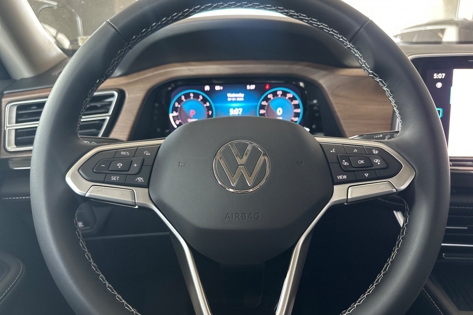 New 2026 Volkswagen Atlas SE FWD image 24
