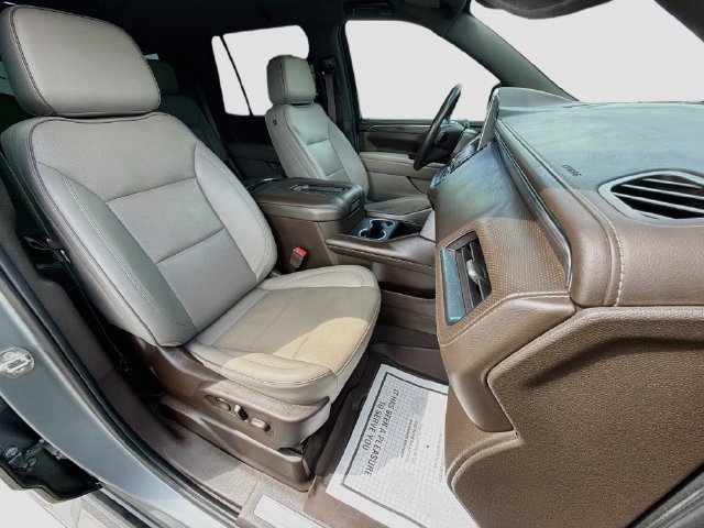 Used 2022 GMC Yukon SLT w/ SLT Luxury Package RWD image 16