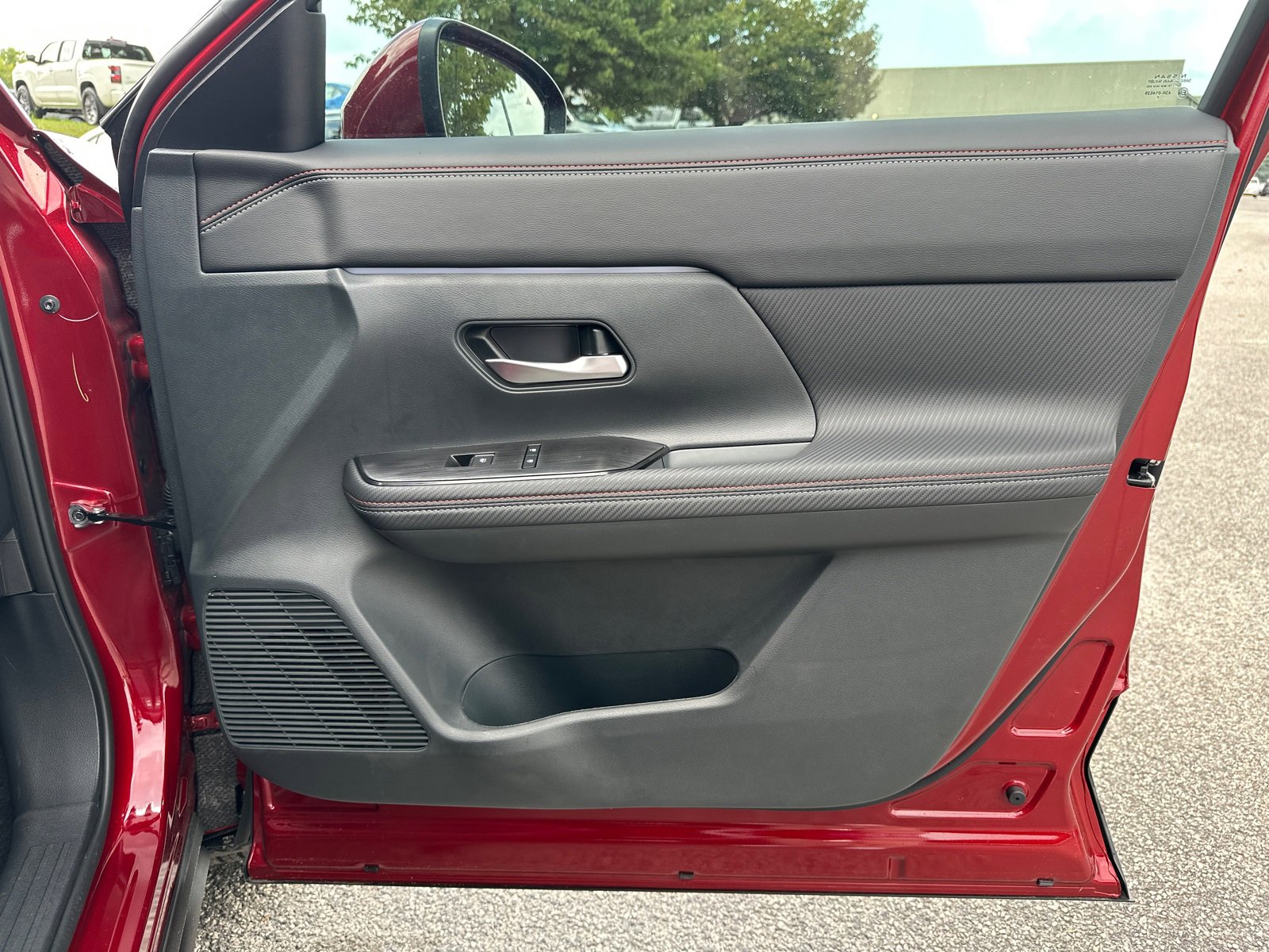 New 2025 Nissan Kicks SR image 14