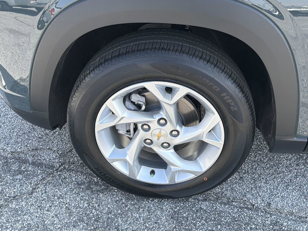 New 2026 Chevrolet Trax LS w/ LS Convenience Package FWD image 22