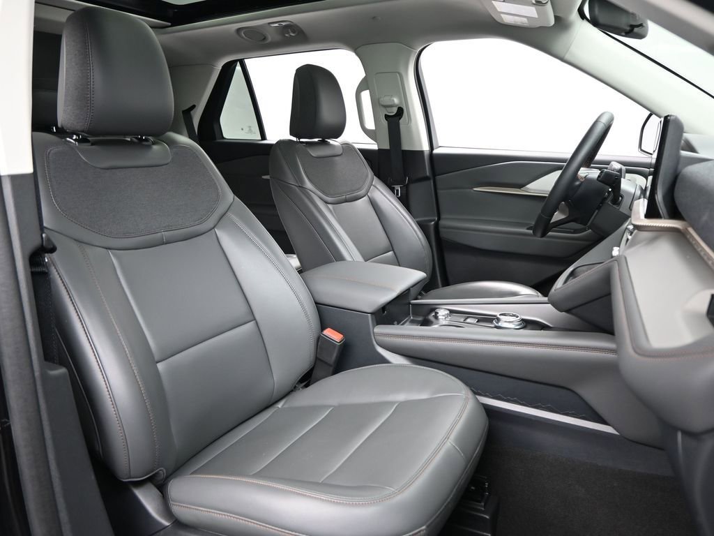 New 2025 Ford Explorer Active w/ Active Comfort Package image 9