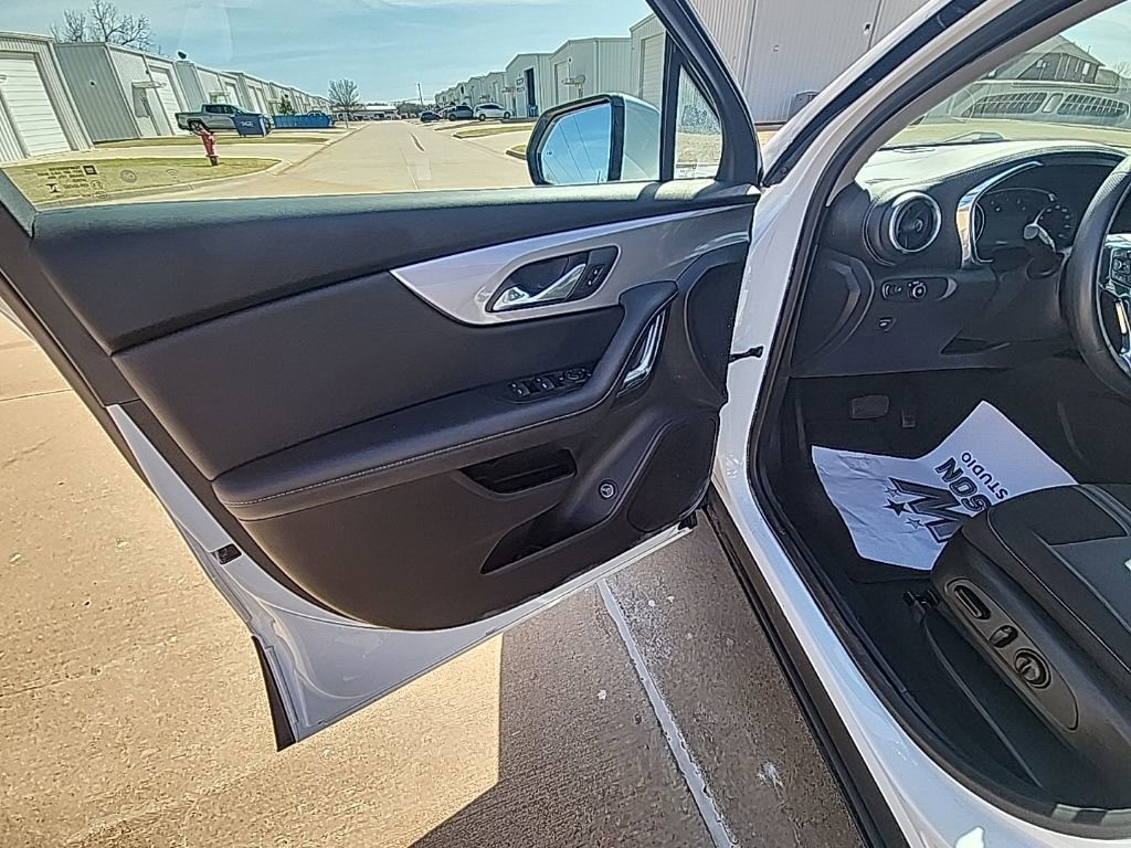 Used 2023 Chevrolet Blazer LT w/ Convenience Package FWD image 20