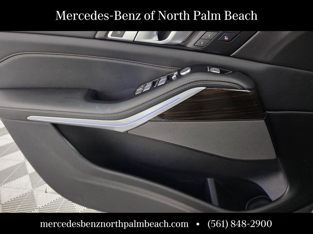 Used 2024 BMW X7 xDrive40i w/ M Sport Package image 26