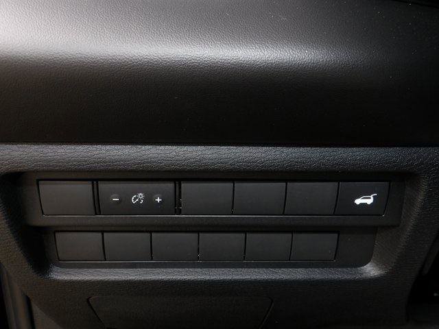 New 2025 Mitsubishi Outlander SE image 32