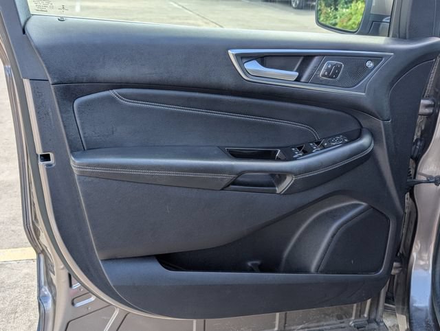Used 2019 Ford Edge Titanium FWD image 10