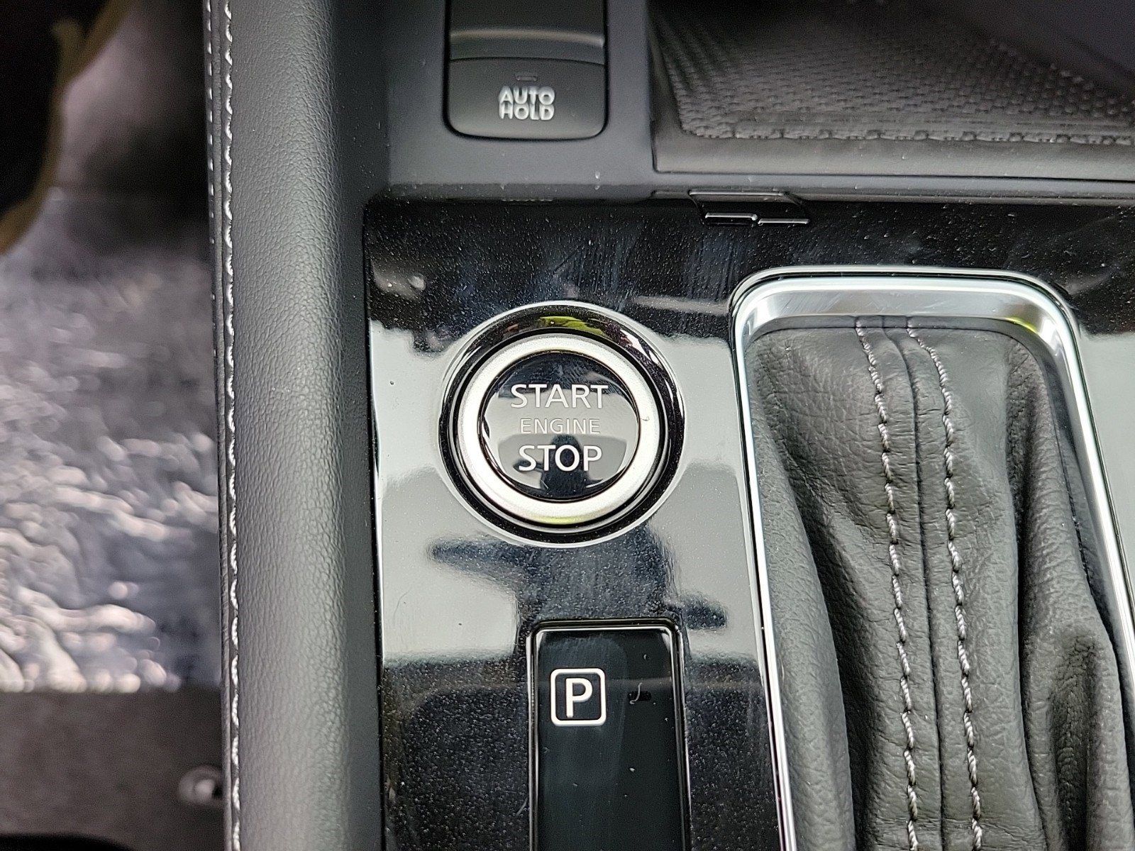 New 2024 Nissan Kicks SR w/ SR Premium Package image 26