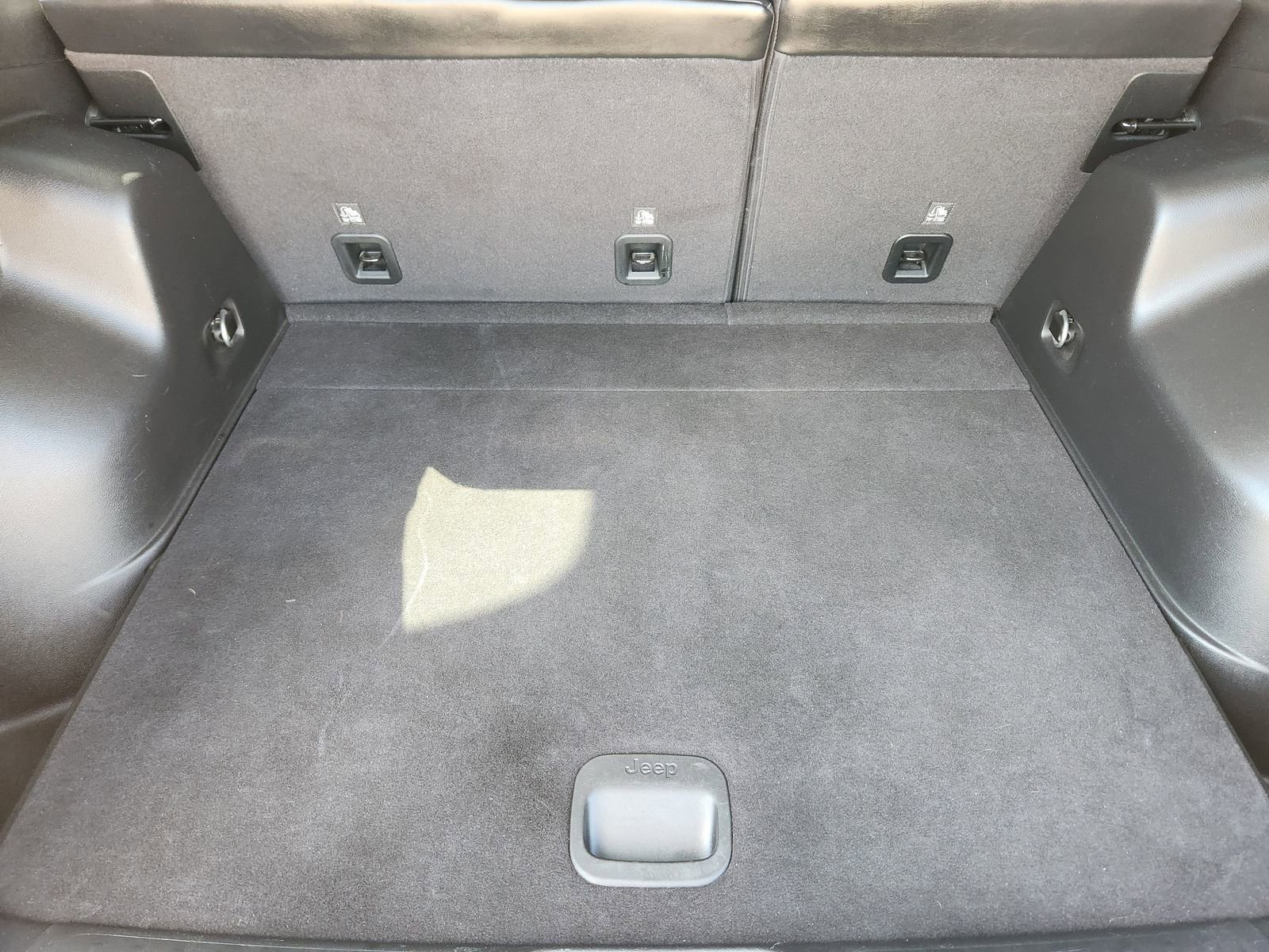 Used 2021 Jeep Cherokee Latitude Plus image 40