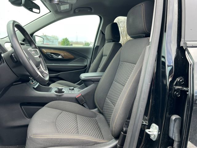 Used 2021 GMC Terrain SLE w/ Driver Convenience Package image 2