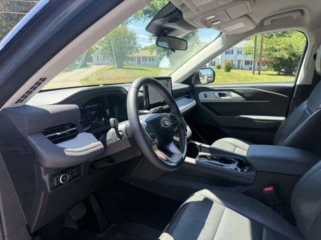 Used 2025 Ford Explorer Active w/ Active Comfort Package AWD/4WD image 7