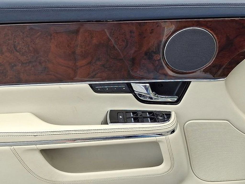 Used 2011 Jaguar XJ image 12