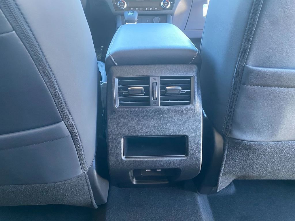 New 2026 Mitsubishi Outlander SE image 28