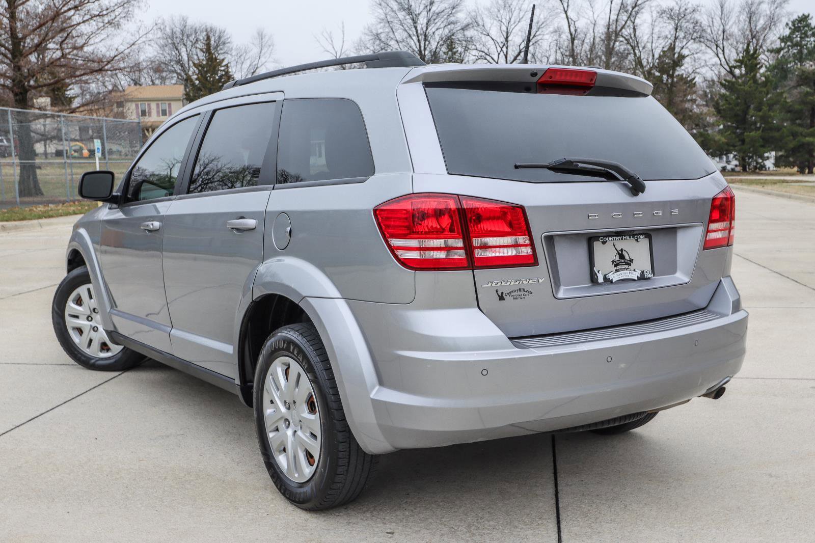 Used 2020 Dodge Journey SE FWD image 9