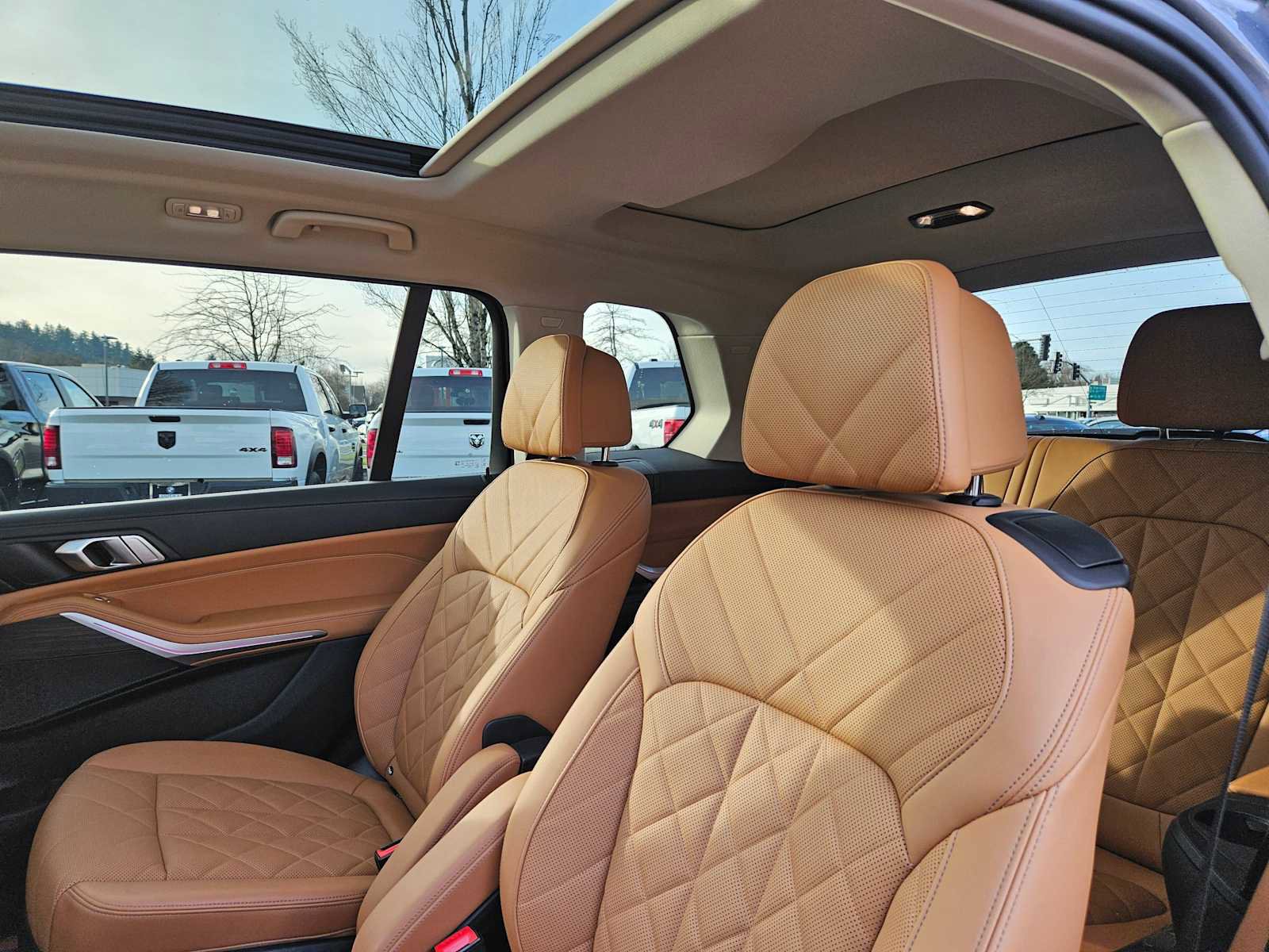 Used 2023 BMW X7 xDrive40i w/ Parking Assistance Package image 20