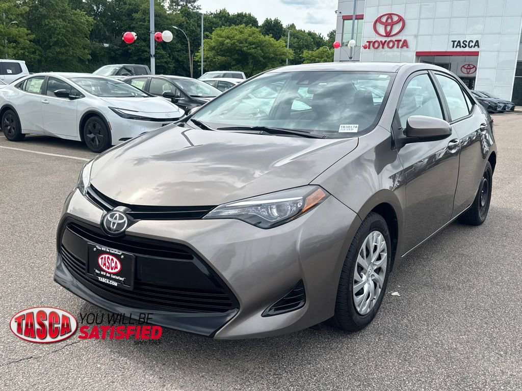 Used 2018 Toyota Corolla LE FWD image 3