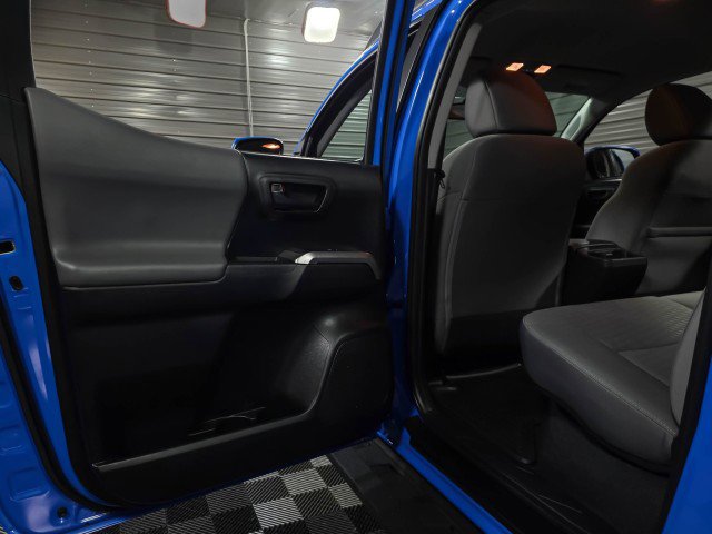 Used 2021 Toyota Tacoma SR5 w/ Blackout Package (TMS) image 33