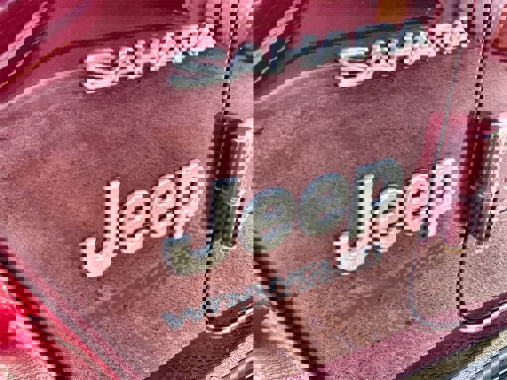 Used 2021 Jeep Wrangler Unlimited Sahara w/ Cold Weather Group image 8