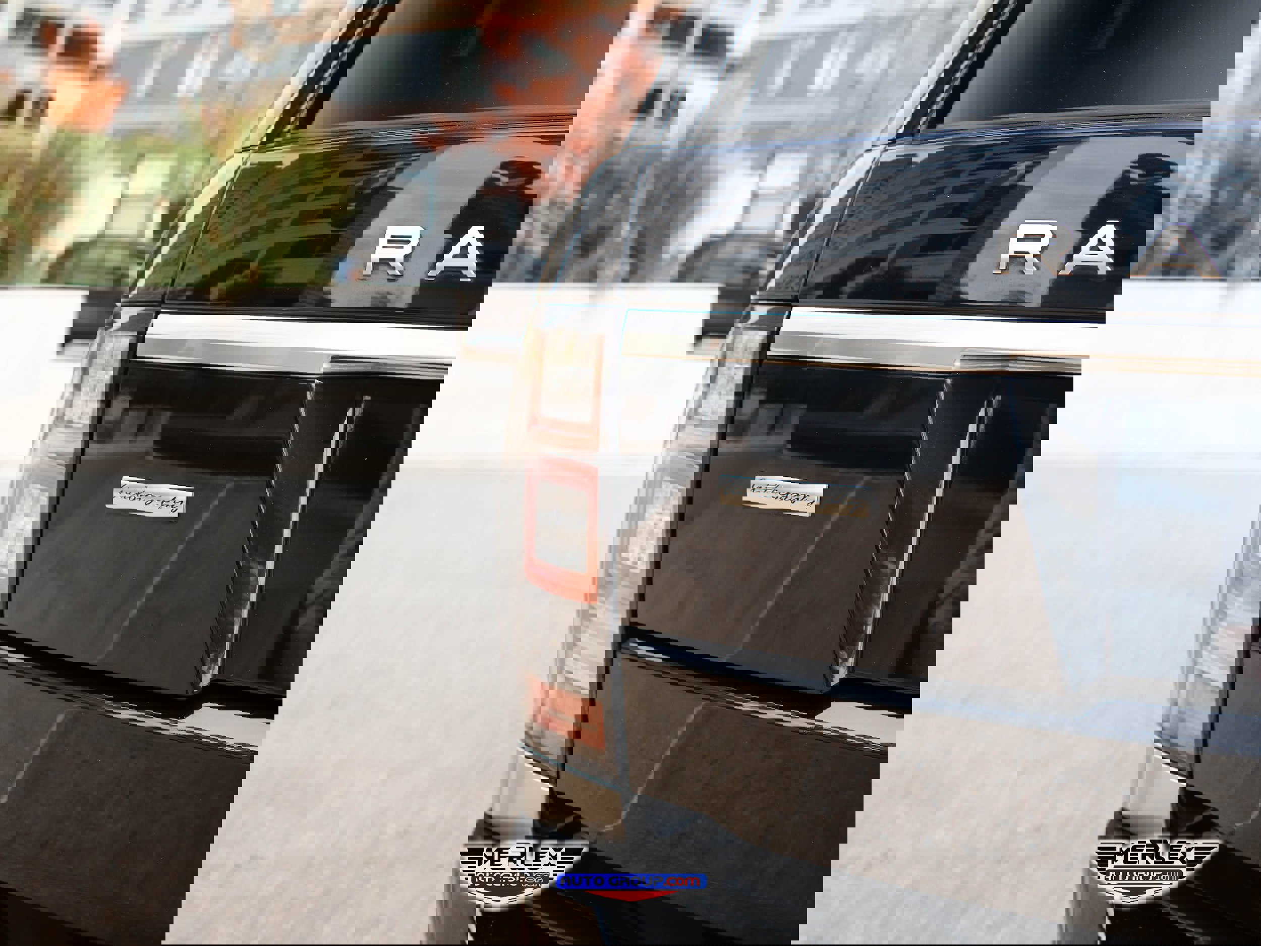 Used 2016 Land Rover Range Rover Autobiography image 49