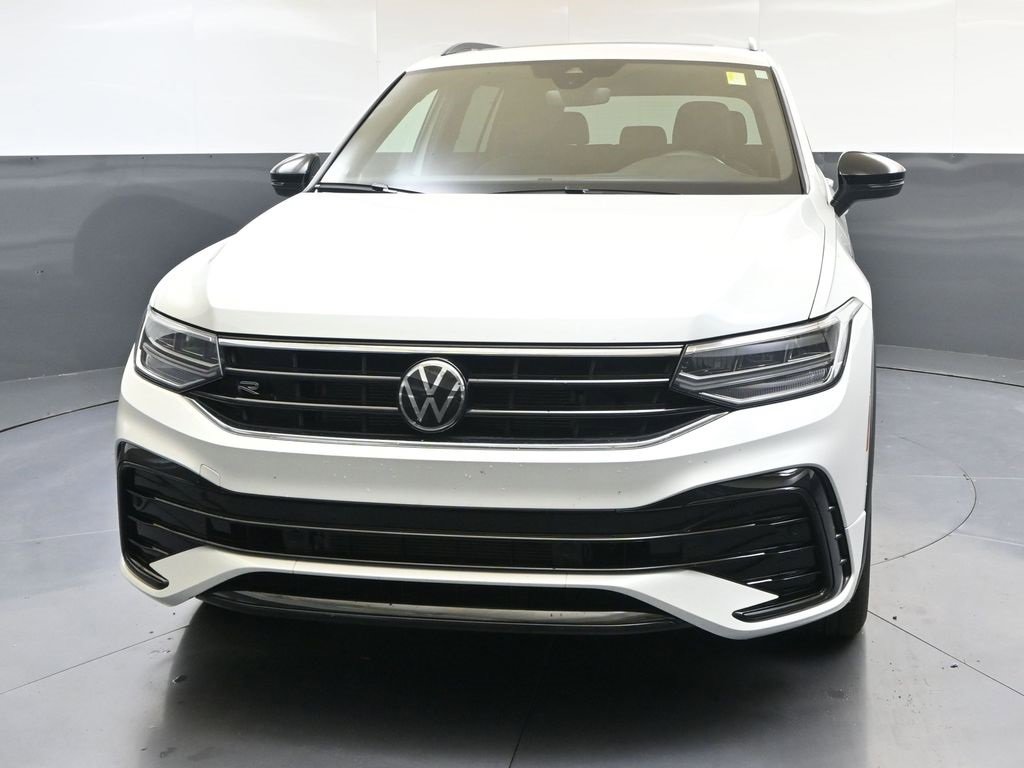 Used 2024 Volkswagen Tiguan SE R-Line image 1