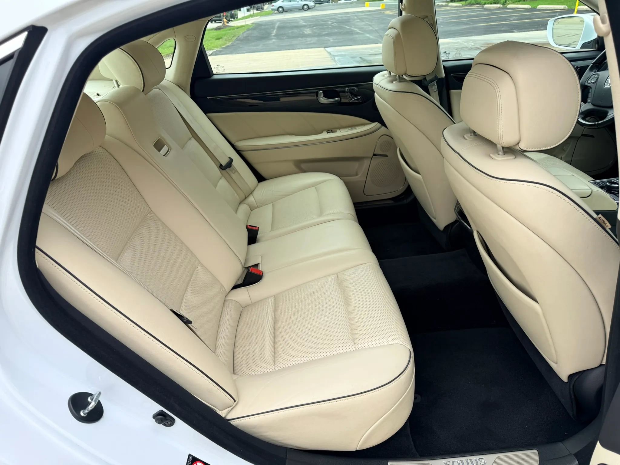 Used 2014 Hyundai Equus Signature RWD image 20