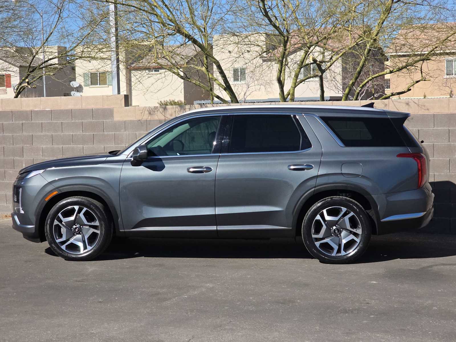 Used 2025 Hyundai Palisade Limited image 6