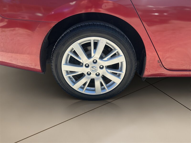 Used 2015 Nissan Sentra SL w/ SL Premium Package FWD image 13